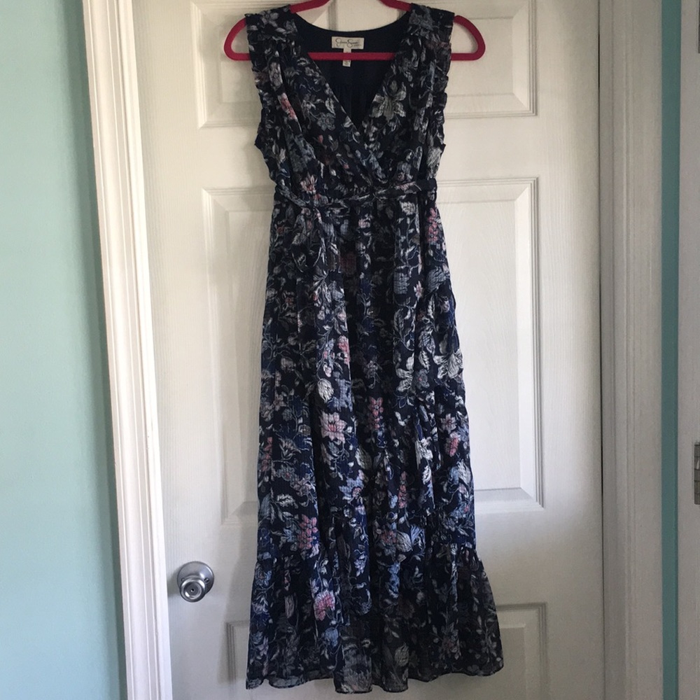 Beautiful Jessica Simpson Maternity Dress